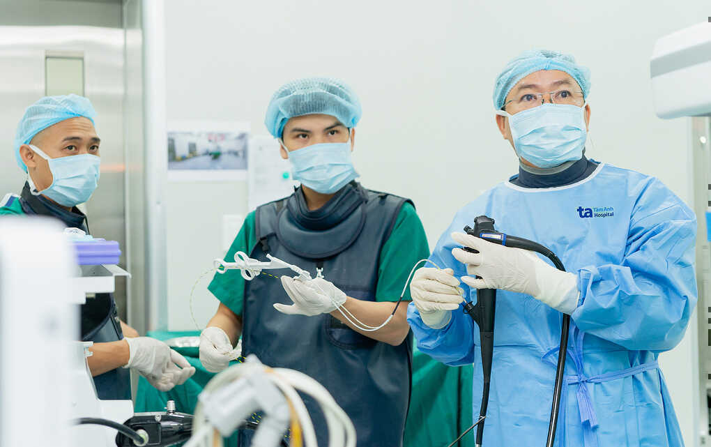 Ung thư đại tràng di căn gan, xương