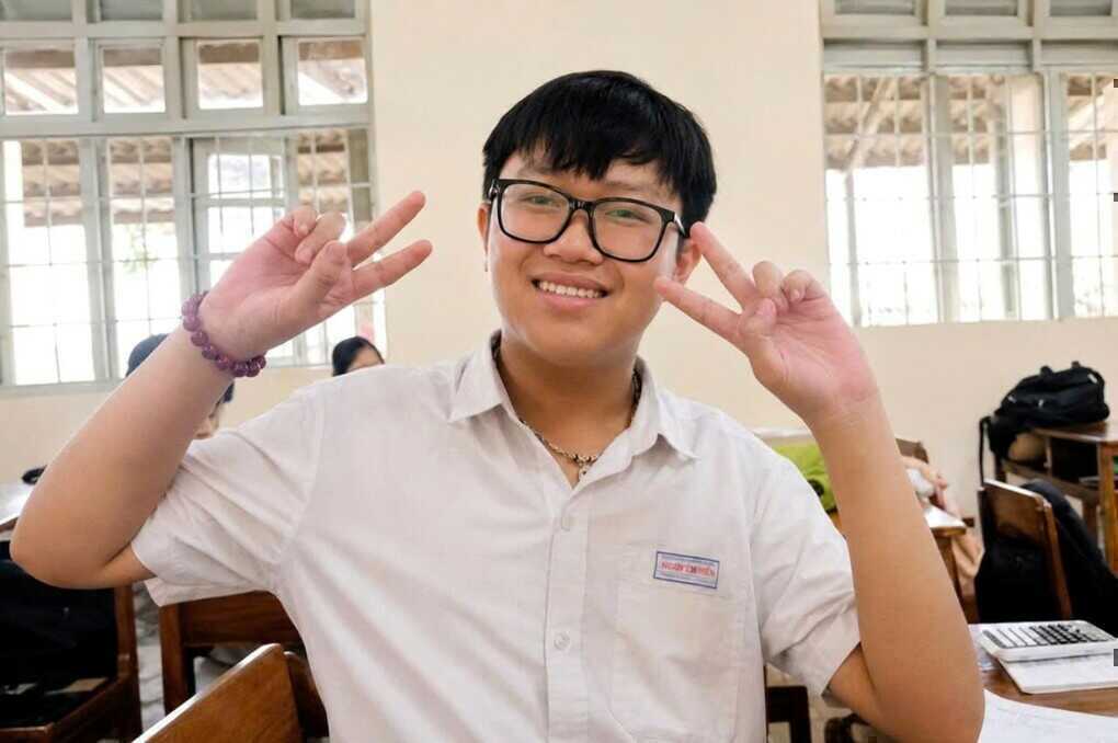 Thủ khoa trường chuyên giành 2 điểm 10 Toán