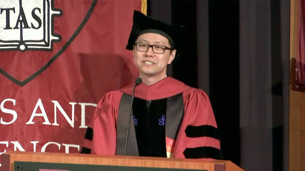 Tốt nghiệp tiến sĩ tại Harvard dù từng 2 lần 