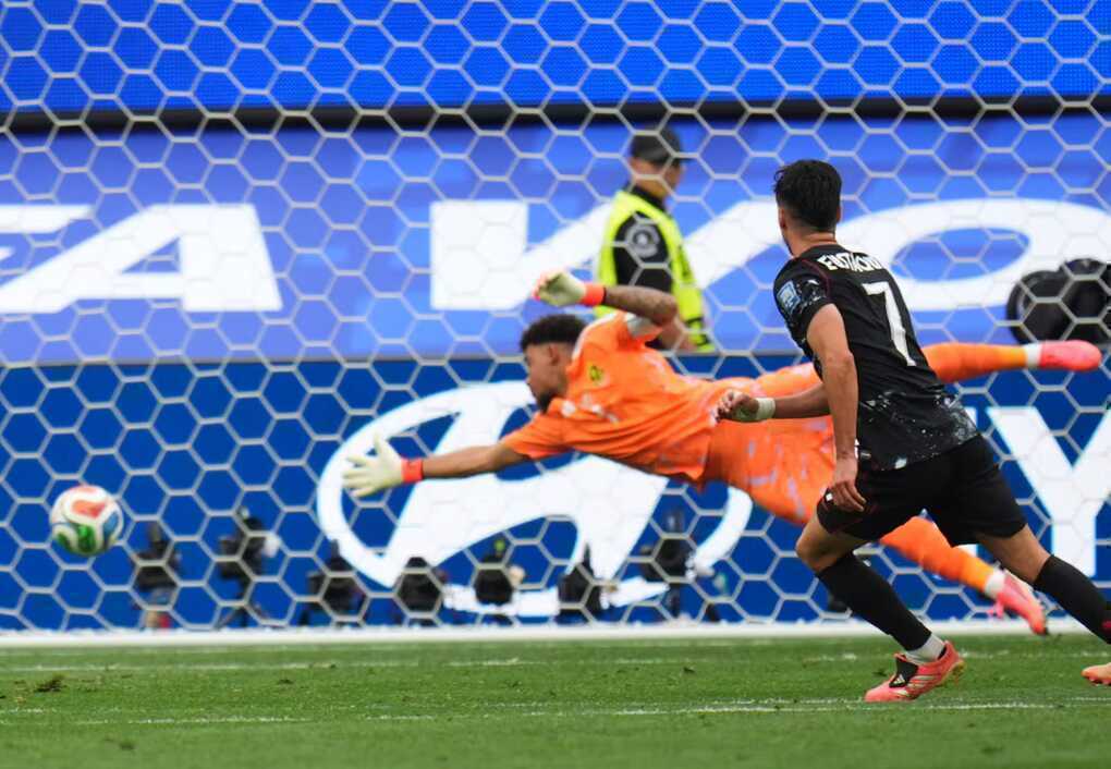 Canada lần đầu thắng trận knock-out World Cup