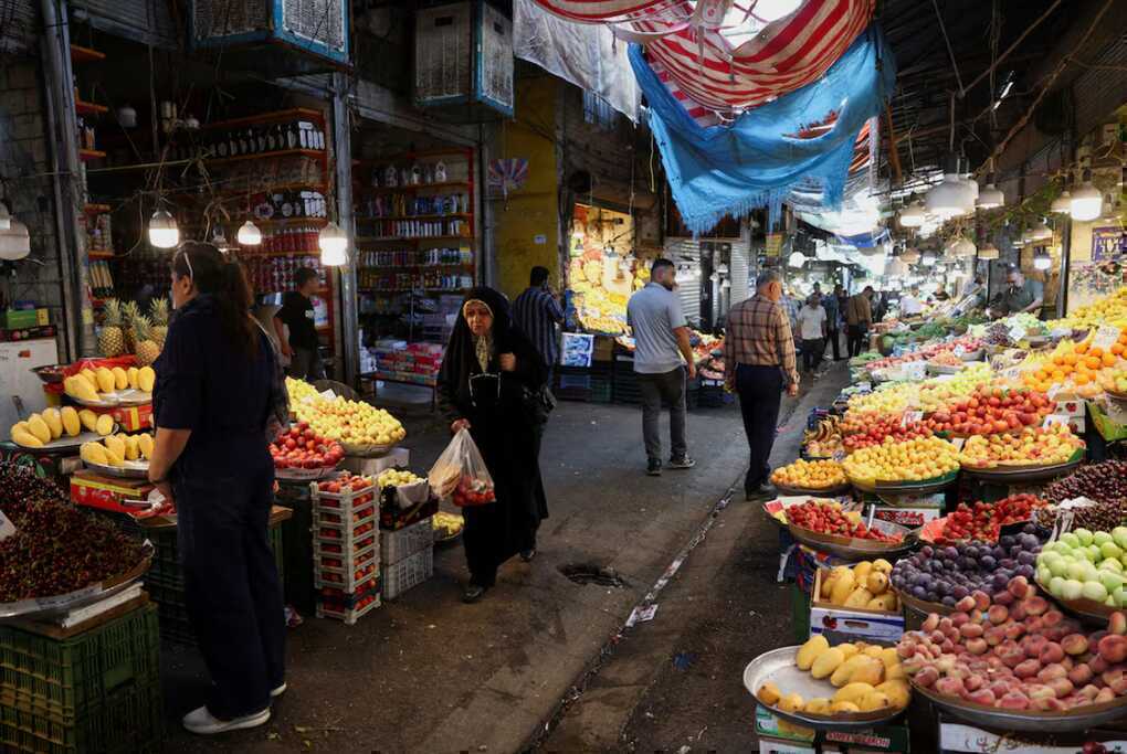Lạm phát Iran lên gần 90%
