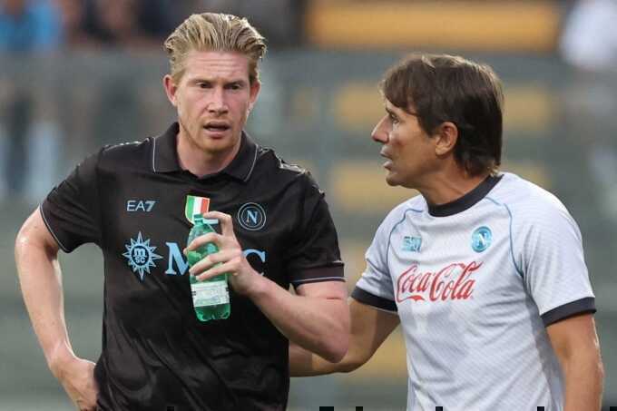 Phía sau vụ De Bryne công kích HLV Conte