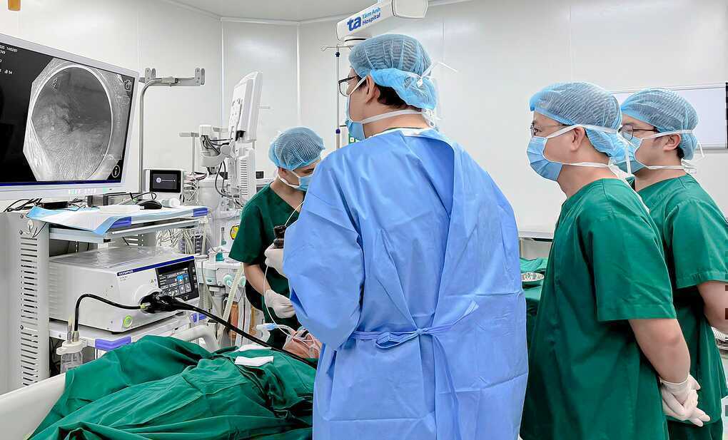 Cắt cơ thực quản chữa co thắt tâm vị
