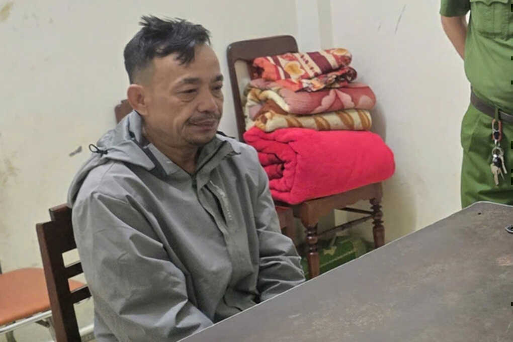 Người chặn đầu ôtô, quát 