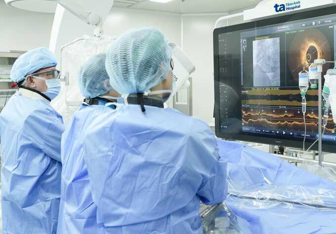 Hẹp ba mạch máu nuôi tim ở tuổi 30