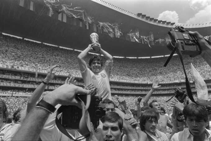 Liệu Messi có vượt qua cái bóng của Maradona?