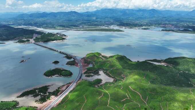 Những quyết sách giúp Quảng Ninh bứt phá