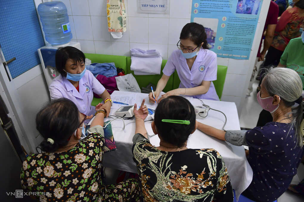 Cô đơn sinh bệnh ở tuổi già