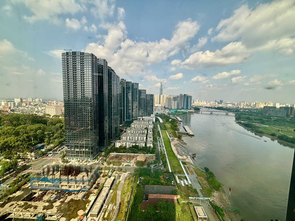 Bất động sản hàng hiệu đổ về đô thị