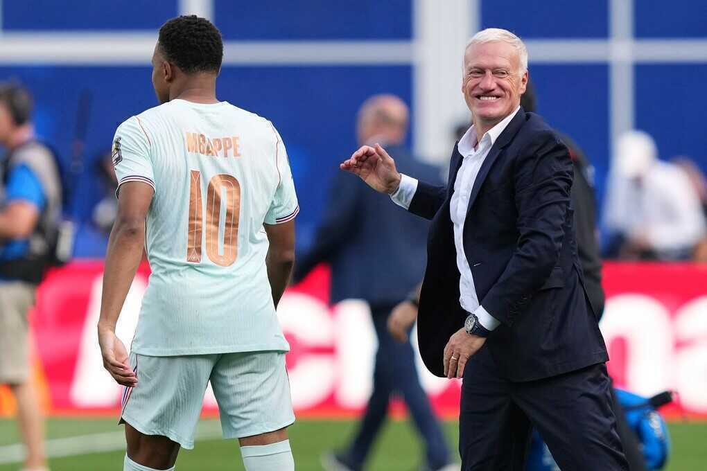 Deschamps: `Tây Ban Nha ở cửa trên Pháp`