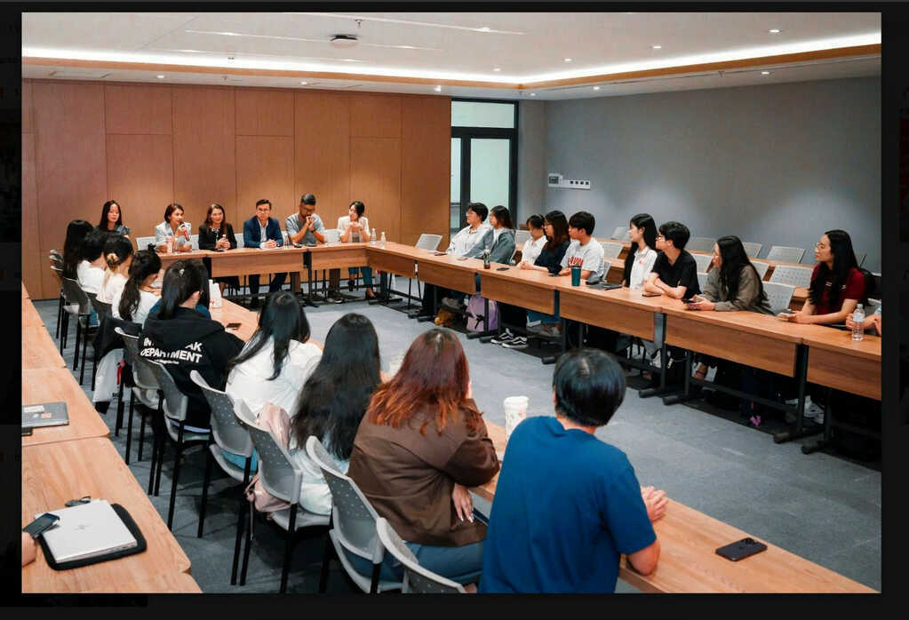 UEH.ISB đưa trải nghiệm nghề nghiệp ngay từ năm nhất đại học
