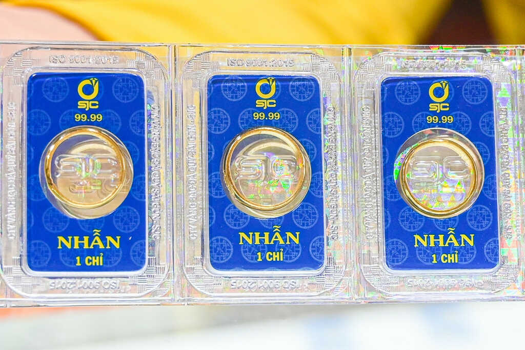 Giá vàng hôm nay 17/7/2026 quay đầu giảm mạnh, SJC rơi xuống đáy mới