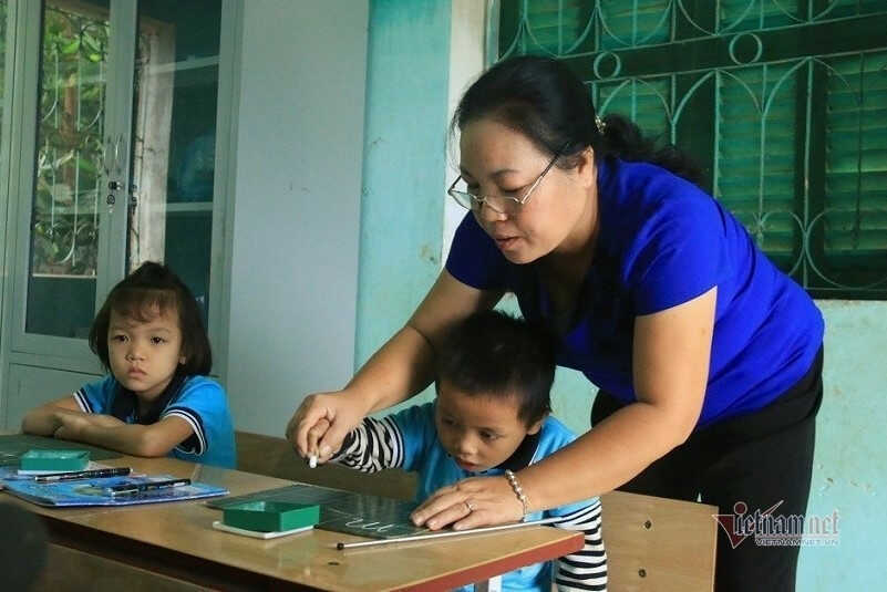 Bộ GD-ĐT cho phép các trường ký hợp đồng toàn thời gian với nhà giáo nghỉ hưu