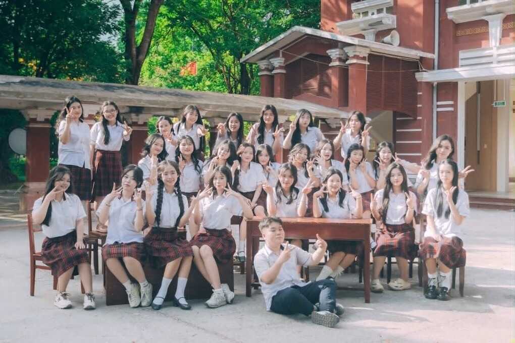 Một lớp có ba thủ khoa Văn 9,75 điểm