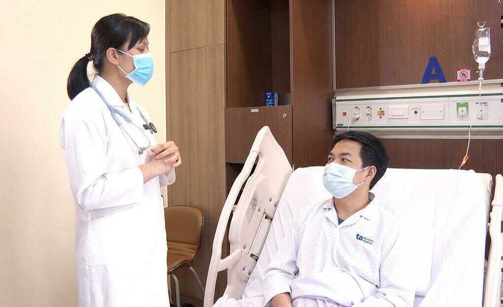 Bố lây nhiễm Adenovirus khi chăm con bệnh