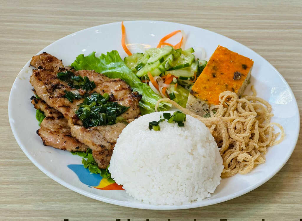 Chuyên gia dinh dưỡng chia sẻ sự thay đổi của cơ thể khi ăn cơm cả tuần