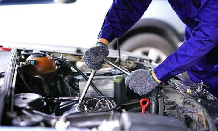 Sửa ôtô đời mới tốn hàng nghìn USD mua phần mềm
