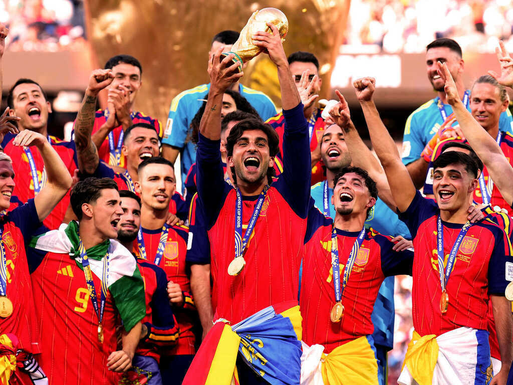 Tây Ban Nha vô địch World Cup 2026: Messi về thôi, đừng khóc!