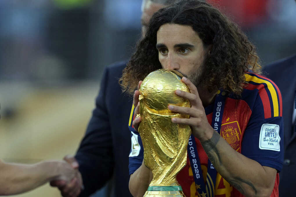 Chuyển nhượng giữa World Cup diễn ra thế nào