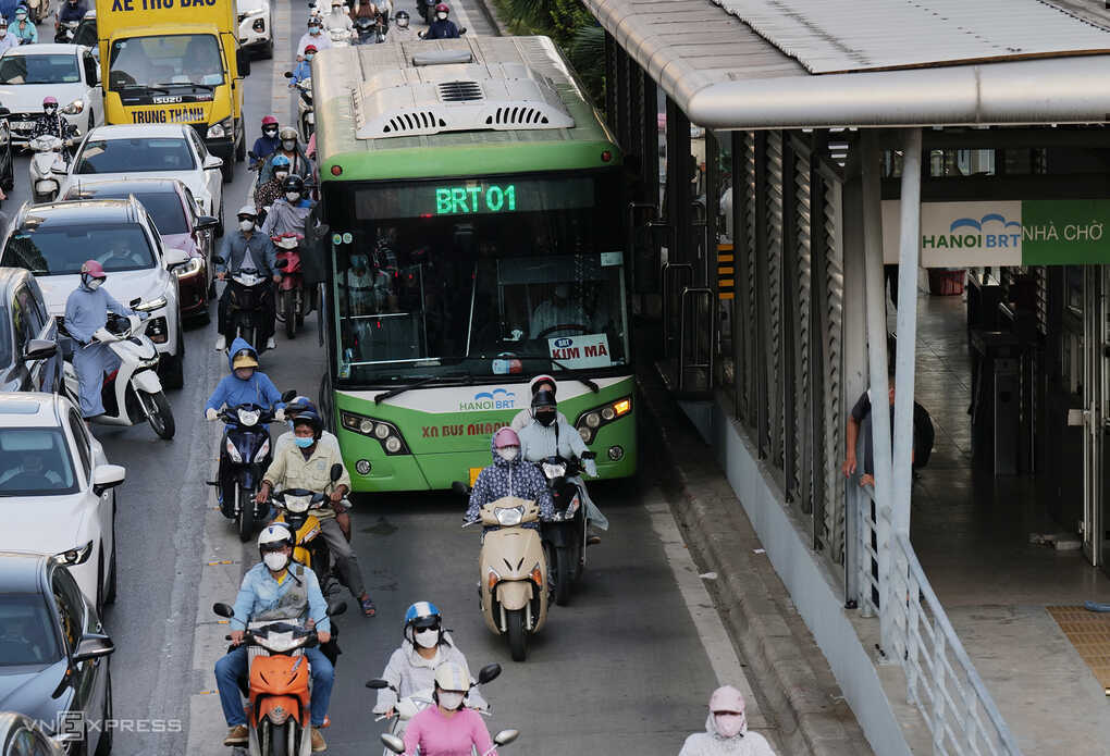 Đi vào làn BRT, có mặc nhiên chịu toàn bộ lỗi nếu xảy ra tai nạn?