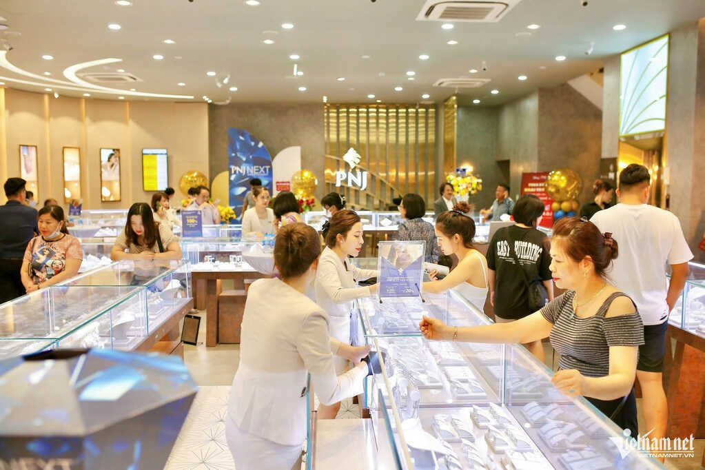 Bán vàng cho PNJ chờ 120 ngày mới nhận đủ tiền, DN nói chỉ là `tạm thời`