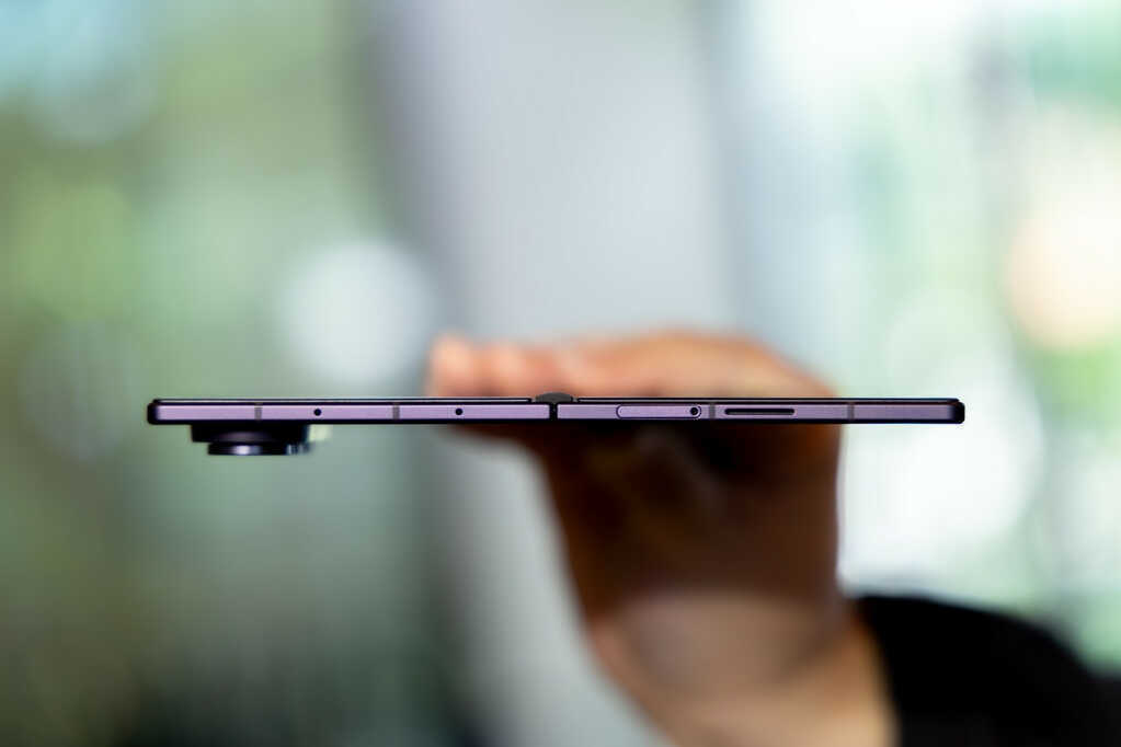 Galaxy Z Fold 8 Ultra, điện thoại gập mỏng nhẹ hơn cả iPhone 17 Pro Max