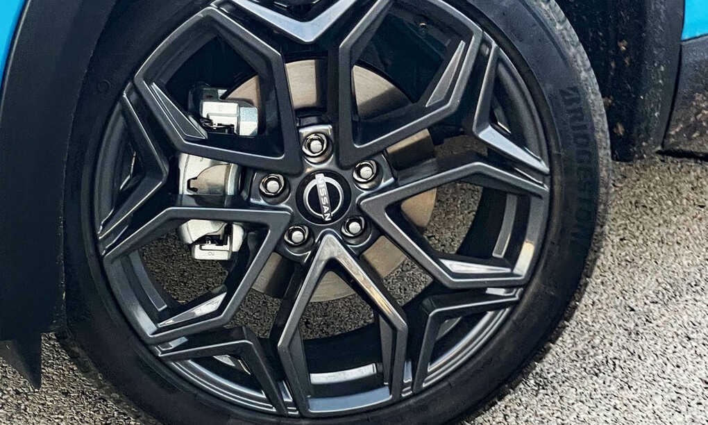 Ý nghĩa đằng sau các màu sắc kẹp phanh trên xe Nissan