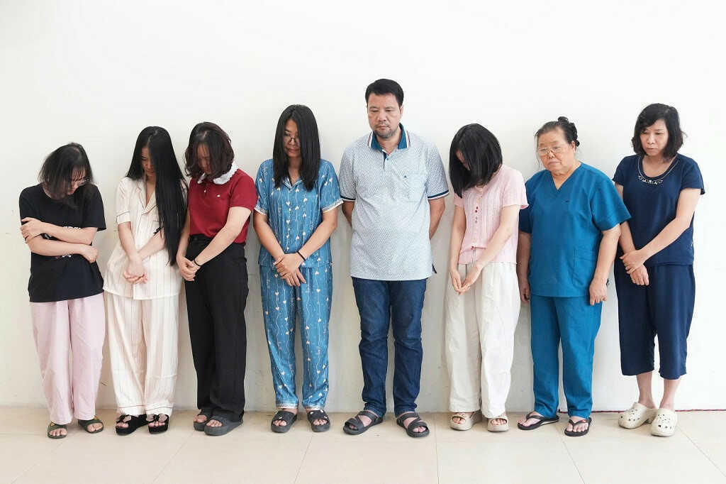 Khởi tố nhóm người bơm sữa đậu nành vào niệu đạo, tạo dịch giả mủ để `vẽ bệnh`
