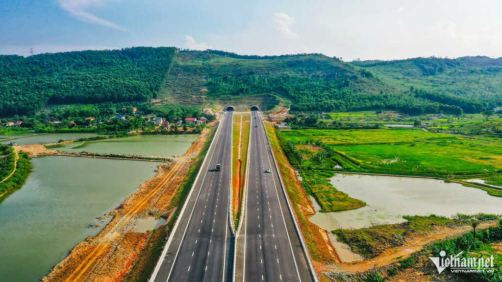 Mạng lưới cao tốc Việt Nam sẽ vượt 10.100km, thêm 5 tuyến mới