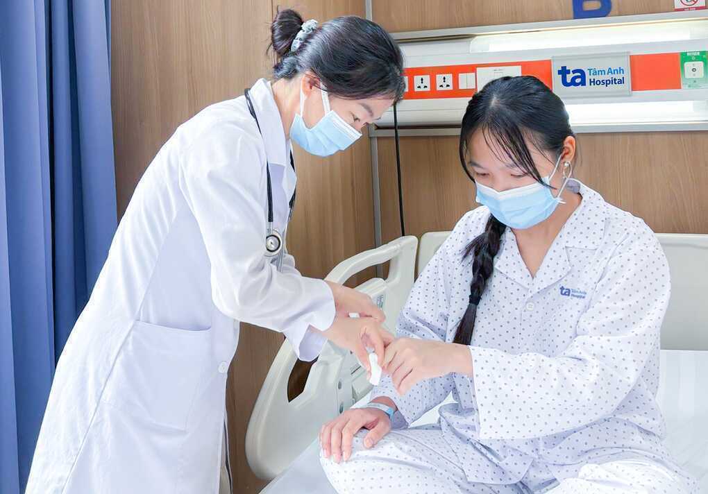 Men gan tăng sau 5 ngày sốt xuất huyết