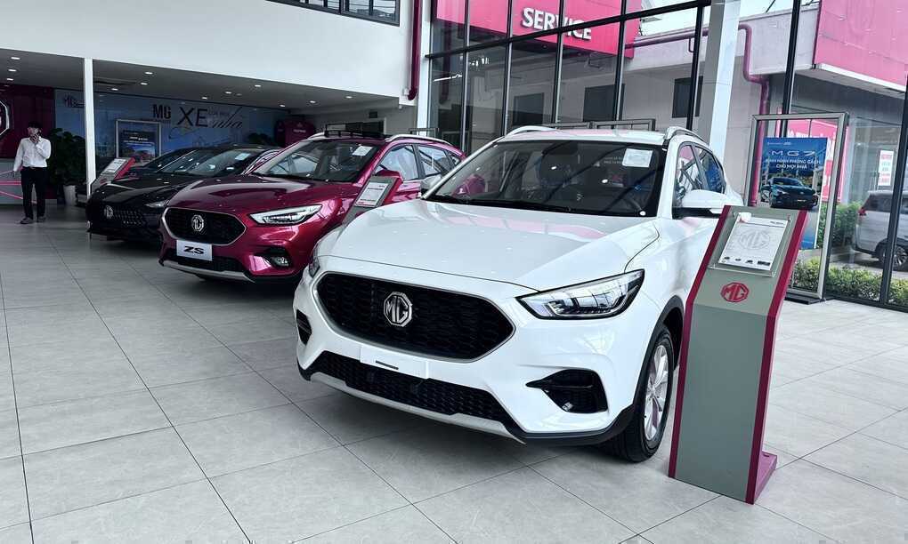 MG khuyến mãi hơn 100 triệu đồng xả hàng tồn