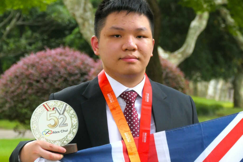 Nam sinh 18 tuổi giành 7 huy chương Olympic Toán học, lập kỷ lục chưa từng có