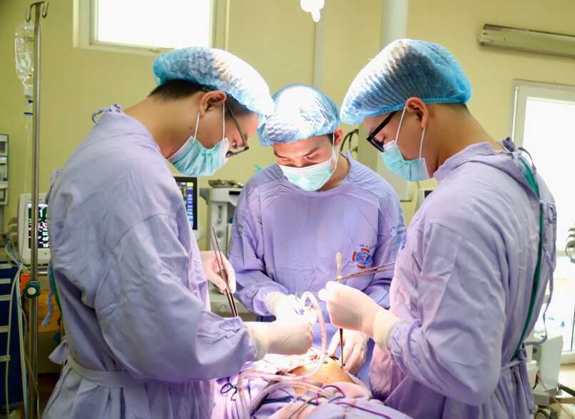 Người đàn ông nhận tin ung thư di căn dù đã bỏ `thói quen xấu`