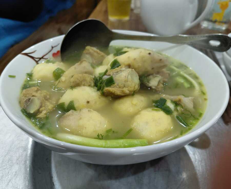 3 nhóm người nên hạn chế ăn canh xương