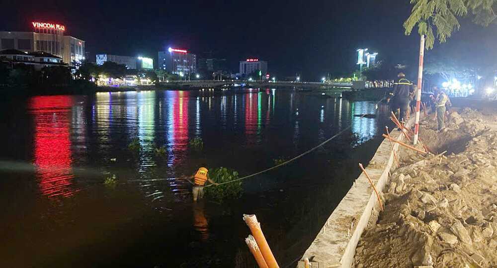 Hai bé trai rủ nhau tắm sông, một em tử vong, em còn lại mất tích