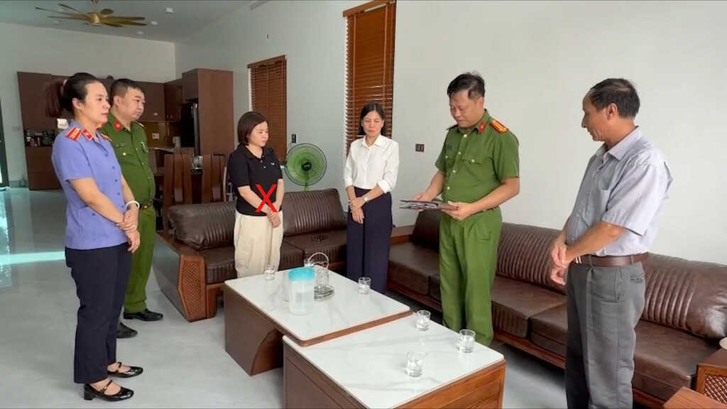 Một phụ nữ ở Phú Thọ bị khởi tố, lộ chiêu trò mua bán đất nhiều người dễ bị lừa