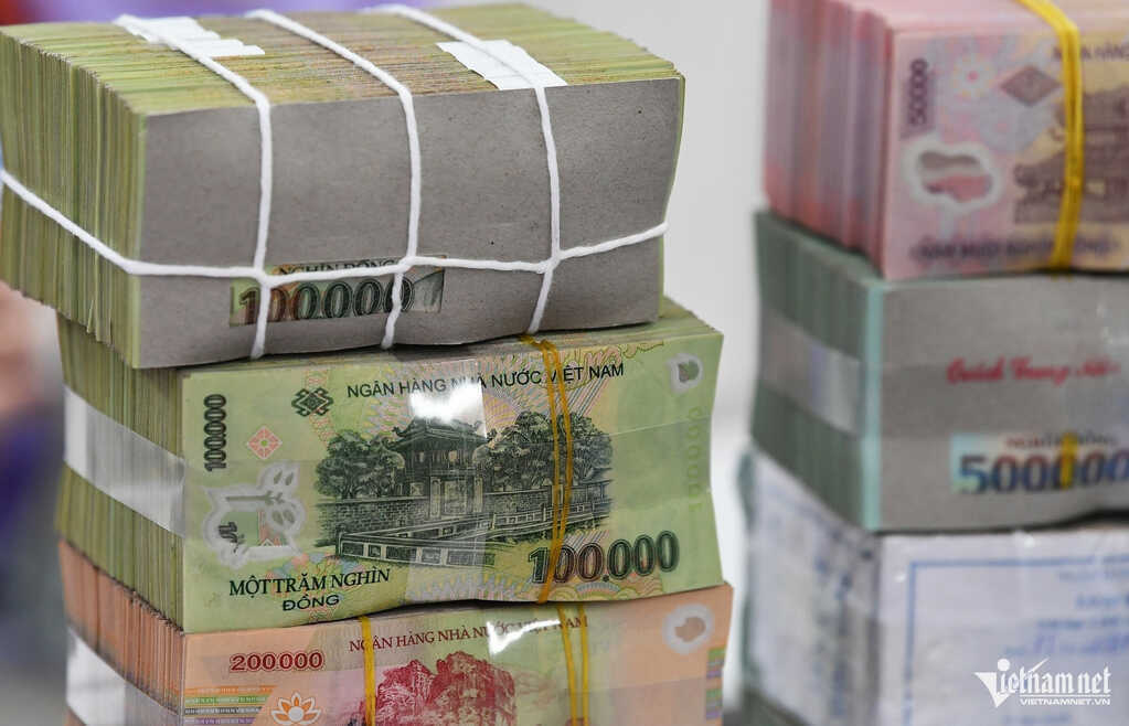 Chồng qua đời sau khi mua bảo hiểm lúc vay 600 triệu, vợ vất vả đòi quyền lợi