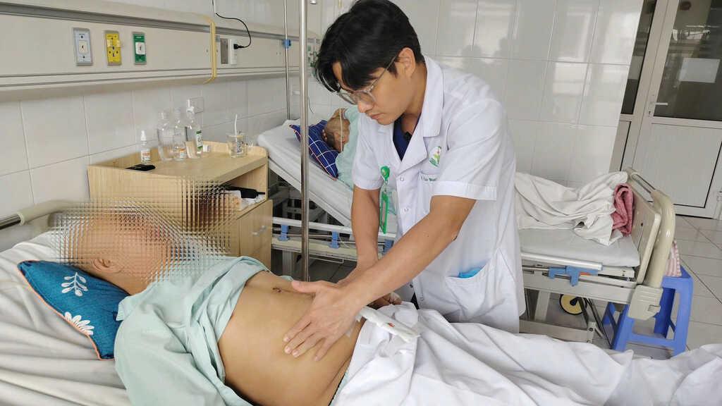 Đau bụng kéo dài, đi khám nhiều nơi mới biết mắc ung thư tiên lượng sống chỉ 10%