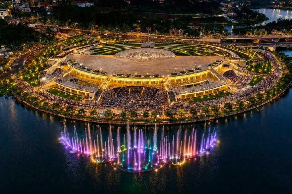 Khánh thành quảng trường lớn nhất Tây Nguyên