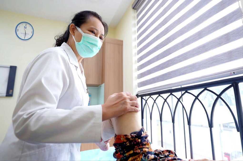 Người lớn tuổi có nên phẫu thuật tái tạo dây chằng?