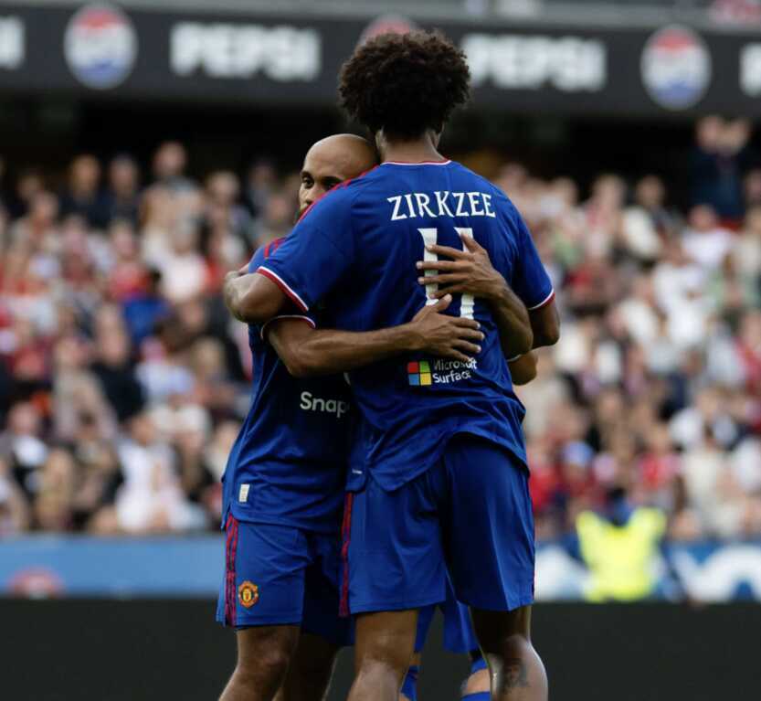 Zirkzee ghi bàn đẹp trong trận thắng 5-0 của Man Utd