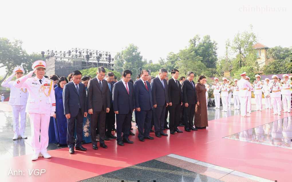 Lãnh đạo Đảng, Nhà nước dâng hương tưởng niệm Anh hùng liệt sĩ