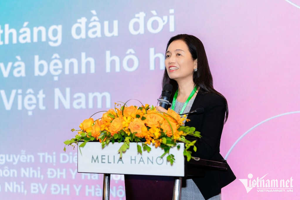 Một nụ hôn của người lớn có thể đưa trẻ sơ sinh vào phòng hồi sức tích cực