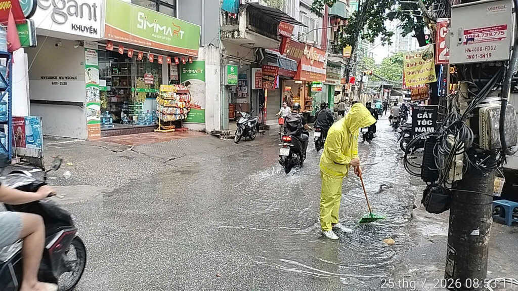 Mưa lớn đầu mùa và phép thử với các công trình chống ngập mới của Hà Nội