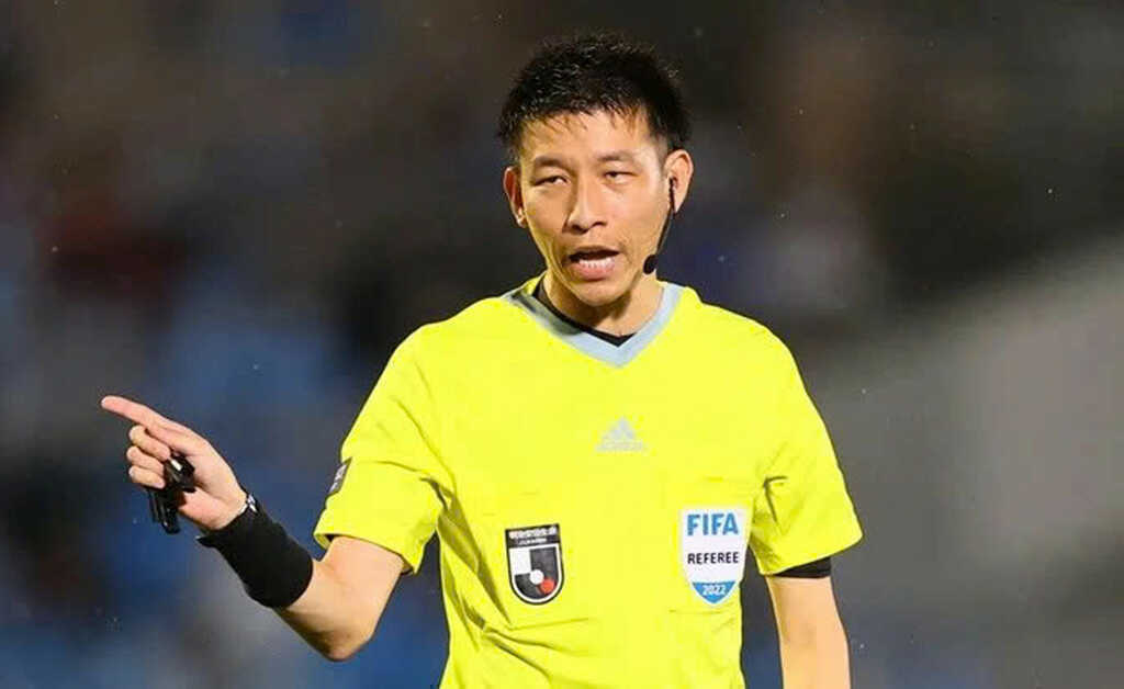 Trọng tài `vua thẻ` bắt trận tuyển Việt Nam vs Singapore