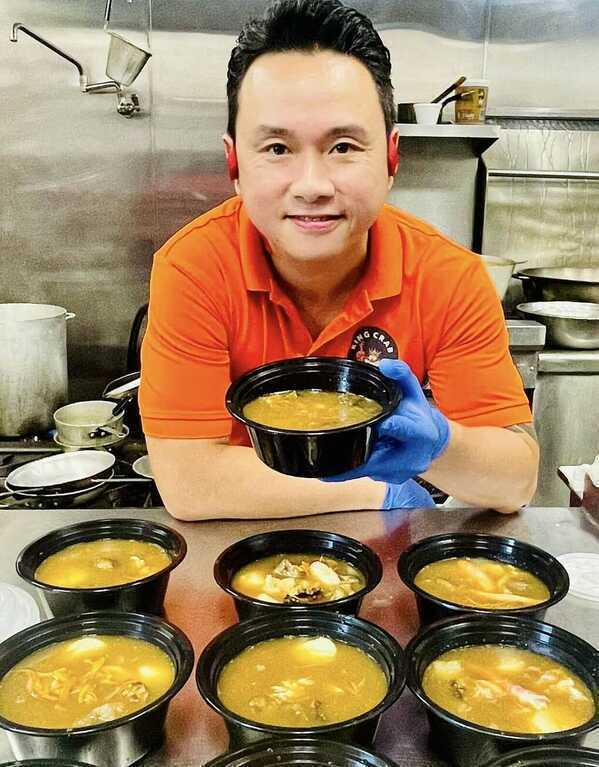 Hàn Thái Tú bán đồ ăn online mưu sinh ở Mỹ