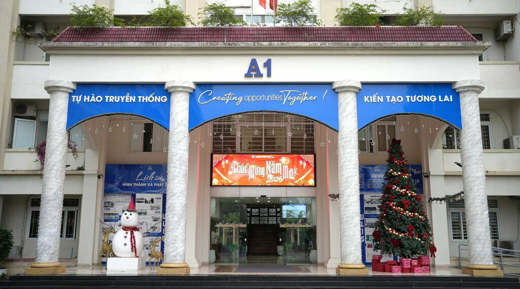 Một trường tuyển giảng viên, thưởng ngay 300 triệu đồng cho người trúng tuyển