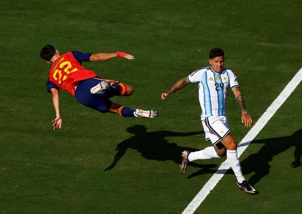 Rudi Voller: `Bóng đá Argentina là gương xấu: