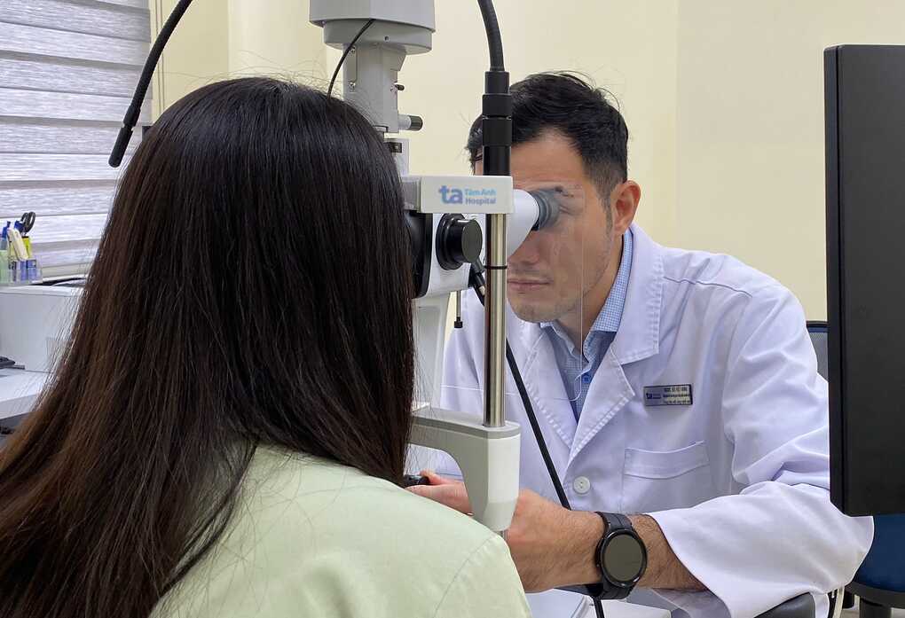 Soi đáy mắt giúp phát hiện bệnh gì?