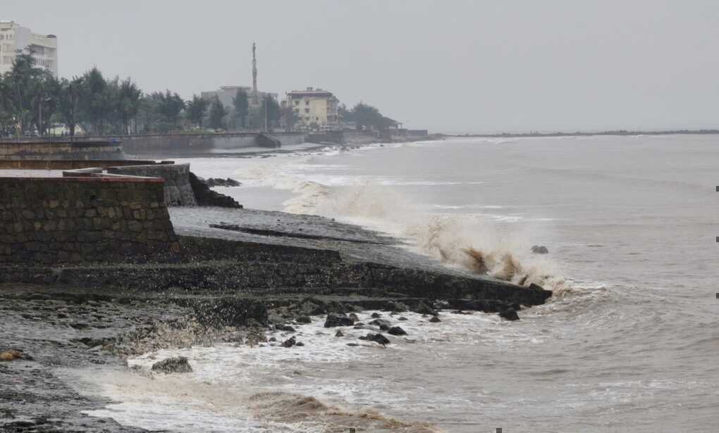 Bão Maysak đi qua vùng biển Bạch Long Vỹ